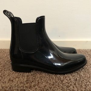 {Rugged Outback} Black Rainbooties